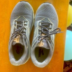 Women’s Brooks Running Shoe